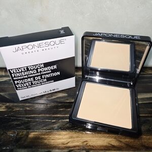 #3 Larger Velvet Touch Finishing Powder Large - Cream